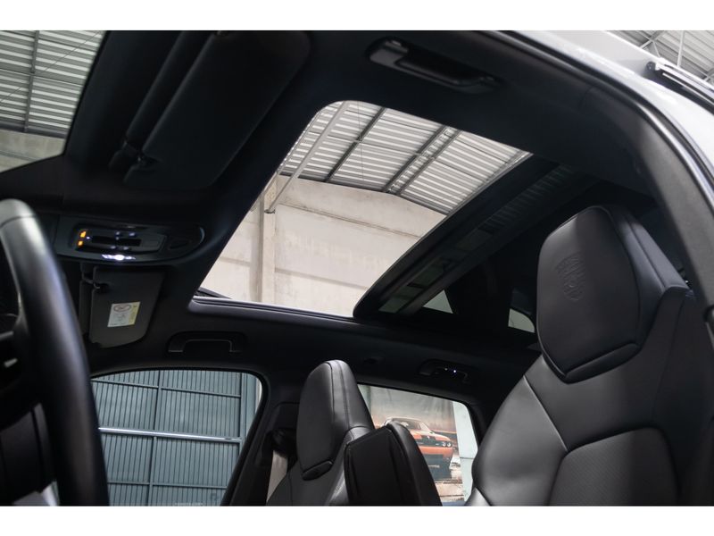 PORSCHE CAYENNE 4.0 V8 S AWD TIPTRONIC S 2023/2024 PASTORE CAR COLLECTION BENTO GONÇALVES / Carros no Vale PORSCHE CAYENNE 4.0 V8 S AWD TIPTRONIC S 2023/2024 PASTORE CAR COLLECTION BENTO GONÇALVES / Carros no Vale