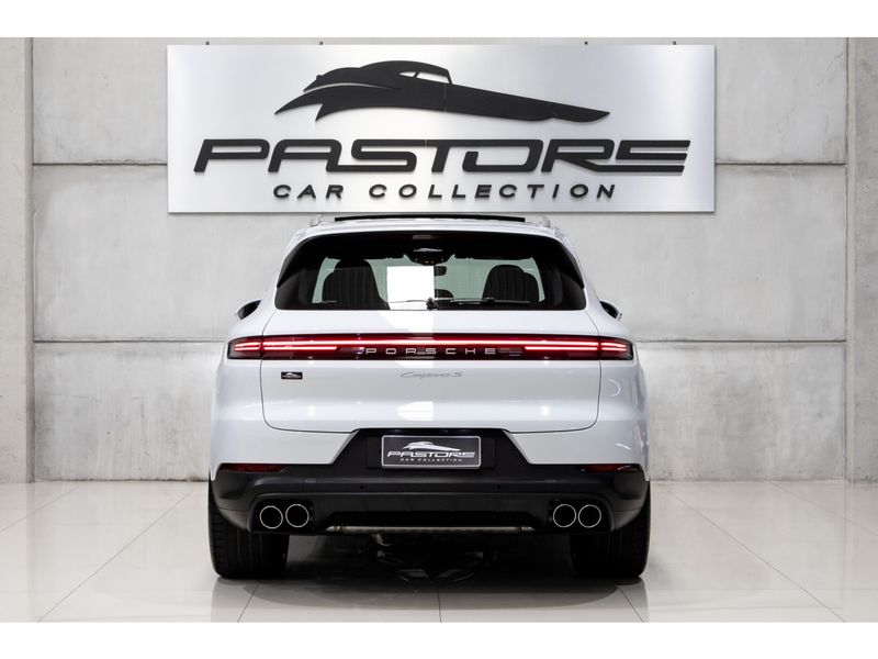PORSCHE CAYENNE 4.0 V8 S AWD TIPTRONIC S 2023/2024 PASTORE CAR COLLECTION BENTO GONÇALVES / Carros no Vale PORSCHE CAYENNE 4.0 V8 S AWD TIPTRONIC S 2023/2024 PASTORE CAR COLLECTION BENTO GONÇALVES / Carros no Vale
