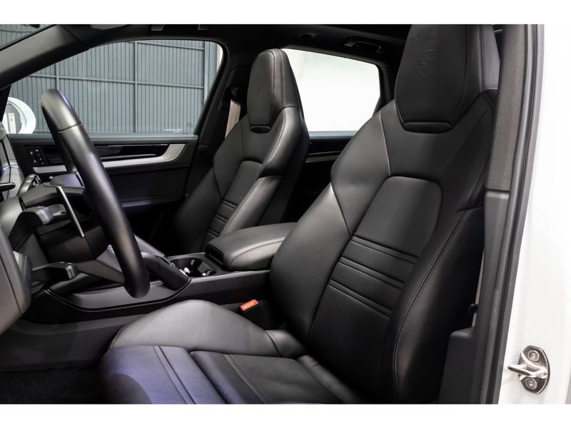 PORSCHE CAYENNE 4.0 V8 S AWD TIPTRONIC S 2023/2024 PASTORE CAR COLLECTION BENTO GONÇALVES / Carros no Vale PORSCHE CAYENNE 4.0 V8 S AWD TIPTRONIC S 2023/2024 PASTORE CAR COLLECTION BENTO GONÇALVES / Carros no Vale