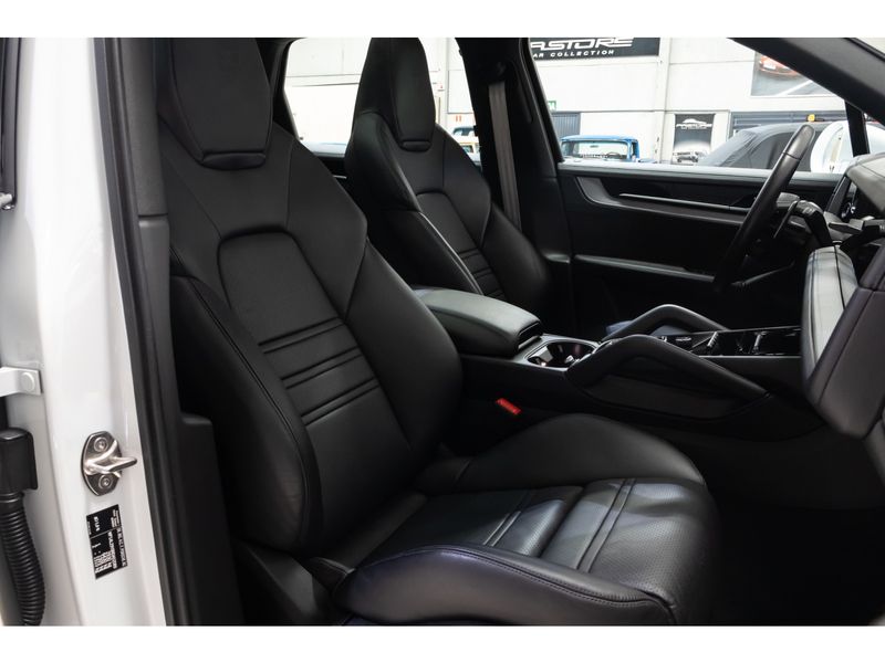 PORSCHE CAYENNE 4.0 V8 S AWD TIPTRONIC S 2023/2024 PASTORE CAR COLLECTION BENTO GONÇALVES / Carros no Vale PORSCHE CAYENNE 4.0 V8 S AWD TIPTRONIC S 2023/2024 PASTORE CAR COLLECTION BENTO GONÇALVES / Carros no Vale