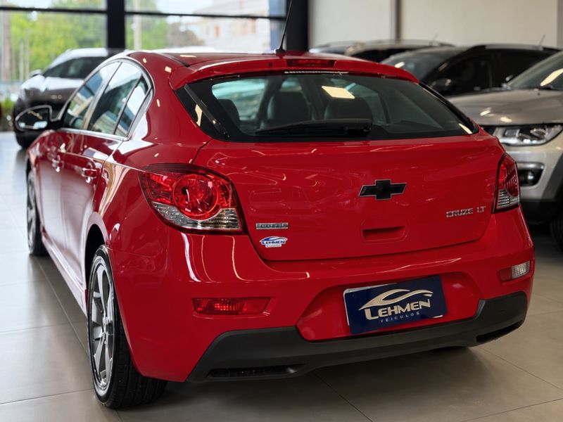 CHEVROLET CRUZE 1.8 LT SPORT6 16V 2013/2014 LEHMEN VEÍCULOS VENÂNCIO AIRES / Carros no Vale CHEVROLET CRUZE 1.8 LT SPORT6 16V 2013/2014 LEHMEN VEÍCULOS VENÂNCIO AIRES / Carros no Vale