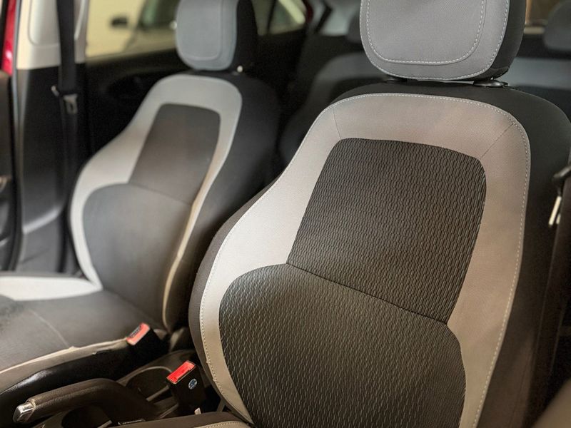 CHEVROLET ONIX 1.0 MPFI LS 8V 2015/2015 LEHMEN VEÍCULOS VENÂNCIO AIRES / Carros no Vale
