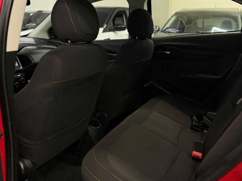 CHEVROLET ONIX 1.4 MPFI LT 8V 2013/2014 LEHMEN VEÍCULOS VENÂNCIO AIRES / Carros no Vale