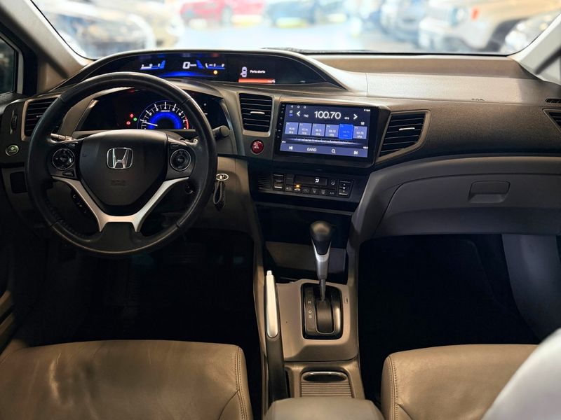 HONDA CIVIC 2.0 LXR 16V 2014/2015 LEHMEN VEÍCULOS VENÂNCIO AIRES / Carros no Vale