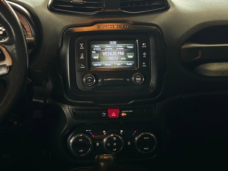 JEEP RENEGADE 1.8 16V LONGITUDE 2015/2016 LEHMEN VEÍCULOS VENÂNCIO AIRES / Carros no Vale