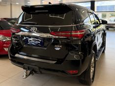 TOYOTA HILUX SW4 2.8 D-4D TURBO SRX 7L 4X4 2021/2021 LEHMEN VEÍCULOS VENÂNCIO AIRES / Carros no Vale