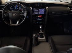 TOYOTA HILUX SW4 2.8 D-4D TURBO SRX 7L 4X4 2021/2021 LEHMEN VEÍCULOS VENÂNCIO AIRES / Carros no Vale