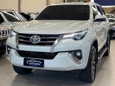 TOYOTA HILUX SW4 2.8 SRX 4X4 16V TURBO INTERCOOLER 2018/2019 LEHMEN VEÍCULOS VENÂNCIO AIRES / Carros no Vale