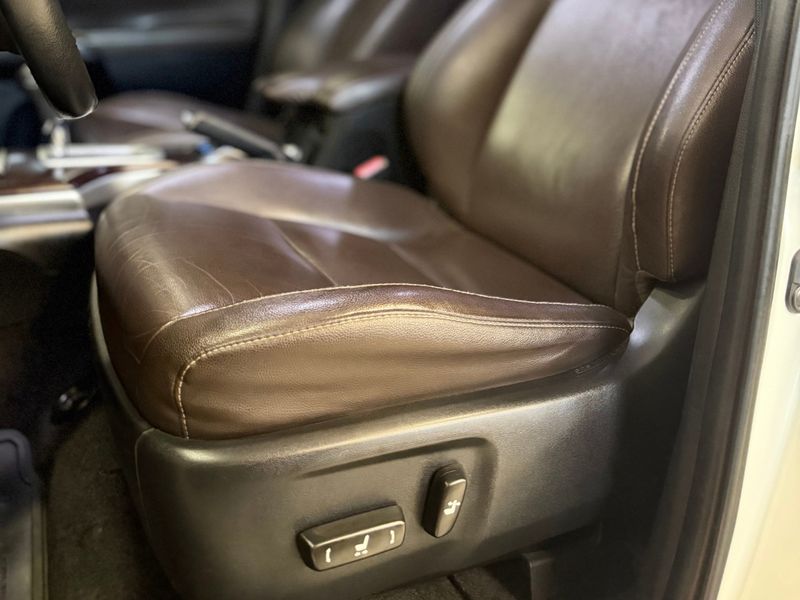 TOYOTA HILUX SW4 2.8 SRX 4X4 16V TURBO INTERCOOLER 2018/2019 LEHMEN VEÍCULOS VENÂNCIO AIRES / Carros no Vale