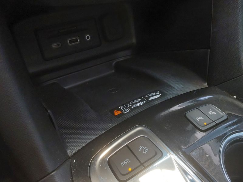 Chevrolet EQUINOX 1.5 16V TURBO GASOLINA PREMIER AWD AUTOMÁTICO 2022/2022 BETIOLO NOVOS E SEMINOVOS LAJEADO / Carros no Vale
