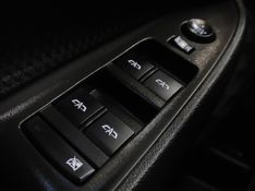 Chevrolet ONIX 1.0 TURBO FLEX PLUS LT AUTOMÁTICO 2024/2025 BETIOLO NOVOS E SEMINOVOS LAJEADO / Carros no Vale
