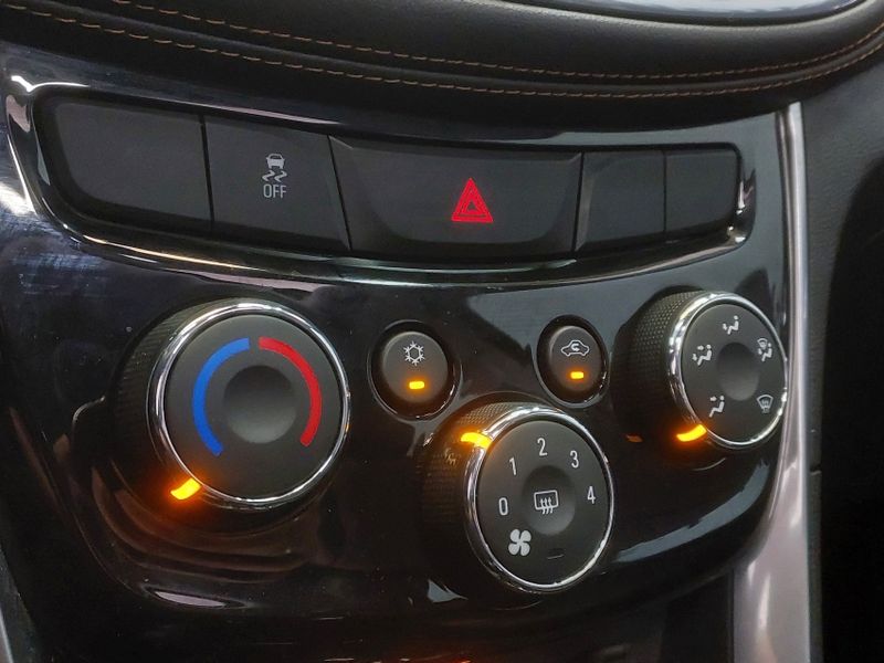 Chevrolet TRACKER 1.4 16V TURBO FLEX PREMIER AUTOMÁTICO 2017/2018 BETIOLO NOVOS E SEMINOVOS LAJEADO / Carros no Vale