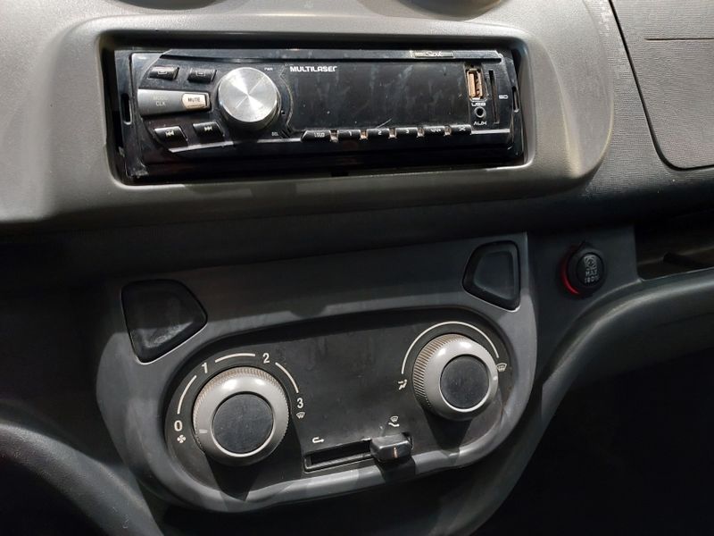 Fiat FIORINO 1.4 MPI FURGÃO 8V FLEX 2P MANUAL 2015/2016 BETIOLO NOVOS E SEMINOVOS LAJEADO / Carros no Vale