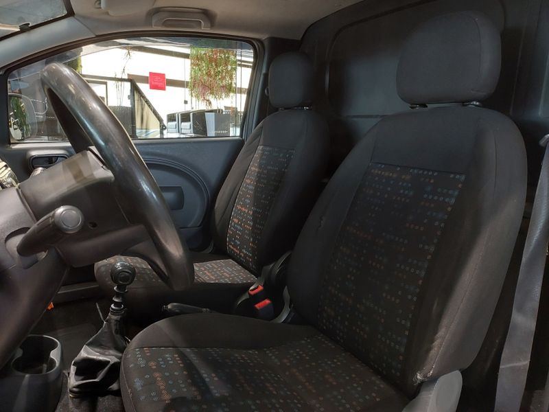 Fiat FIORINO 1.4 MPI FURGÃO 8V FLEX 2P MANUAL 2015/2016 BETIOLO NOVOS E SEMINOVOS LAJEADO / Carros no Vale