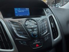 Ford FOCUS 2.0 TITANIUM 16V FLEX 4P POWERSHIFT 2014/2015 BETIOLO NOVOS E SEMINOVOS LAJEADO / Carros no Vale