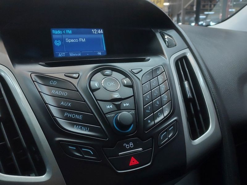 Ford FOCUS 2.0 TITANIUM 16V FLEX 4P POWERSHIFT 2014/2015 BETIOLO NOVOS E SEMINOVOS LAJEADO / Carros no Vale