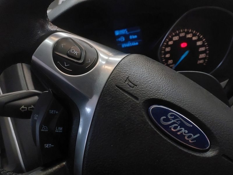 Ford FOCUS 2.0 TITANIUM 16V FLEX 4P POWERSHIFT 2014/2015 BETIOLO NOVOS E SEMINOVOS LAJEADO / Carros no Vale