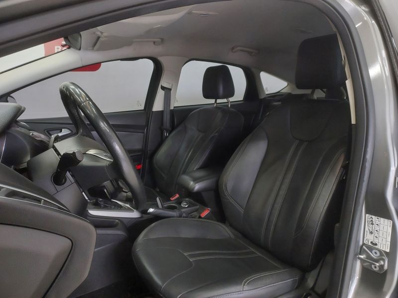 Ford FOCUS 2.0 TITANIUM 16V FLEX 4P POWERSHIFT 2014/2015 BETIOLO NOVOS E SEMINOVOS LAJEADO / Carros no Vale