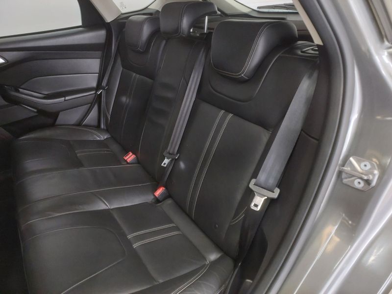 Ford FOCUS 2.0 TITANIUM 16V FLEX 4P POWERSHIFT 2014/2015 BETIOLO NOVOS E SEMINOVOS LAJEADO / Carros no Vale