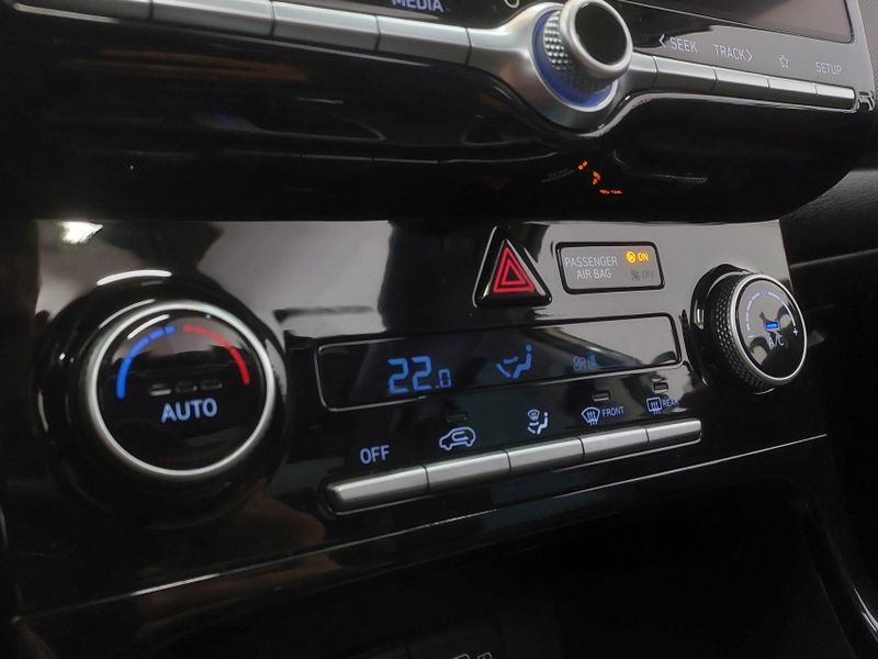 Hyundai CRETA 1.0 TGDI FLEX PLATINUM AUTOMÁTICO 2024/2024 BETIOLO NOVOS E SEMINOVOS LAJEADO / Carros no Vale Hyundai CRETA 1.0 TGDI FLEX PLATINUM AUTOMÁTICO 2024/2024 BETIOLO NOVOS E SEMINOVOS LAJEADO / Carros no Vale