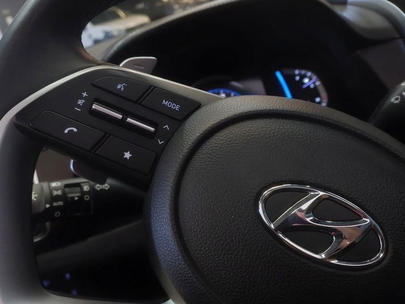 Hyundai CRETA 1.0 TGDI FLEX PLATINUM AUTOMÁTICO 2024/2024 BETIOLO NOVOS E SEMINOVOS LAJEADO / Carros no Vale Hyundai CRETA 1.0 TGDI FLEX PLATINUM AUTOMÁTICO 2024/2024 BETIOLO NOVOS E SEMINOVOS LAJEADO / Carros no Vale