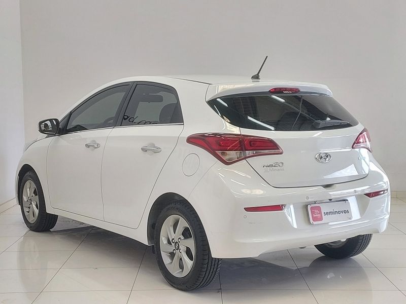 Hyundai HB20 1.6 PREMIUM 16V FLEX 4P AUTOMÁTICO 2016/2017 BETIOLO NOVOS E SEMINOVOS LAJEADO / Carros no Vale Hyundai HB20 1.6 PREMIUM 16V FLEX 4P AUTOMÁTICO 2016/2017 BETIOLO NOVOS E SEMINOVOS LAJEADO / Carros no Vale