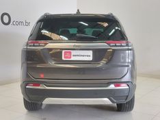 JEEP COMMANDER 1.3 T270 TURBO FLEX LONGITUDE AT6 2024/2025 BETIOLO NOVOS E SEMINOVOS LAJEADO / Carros no Vale