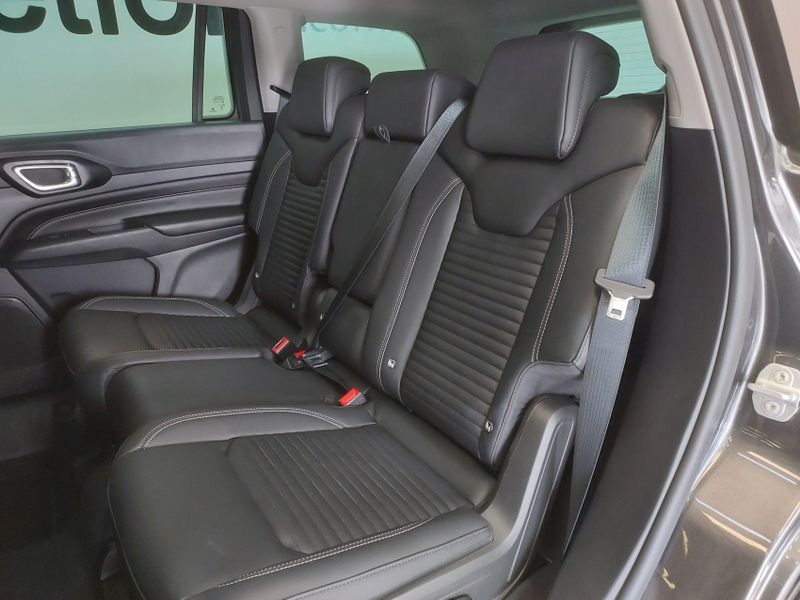 JEEP COMMANDER 1.3 T270 TURBO FLEX LONGITUDE AT6 2024/2025 BETIOLO NOVOS E SEMINOVOS LAJEADO / Carros no Vale JEEP COMMANDER 1.3 T270 TURBO FLEX LONGITUDE AT6 2024/2025 BETIOLO NOVOS E SEMINOVOS LAJEADO / Carros no Vale