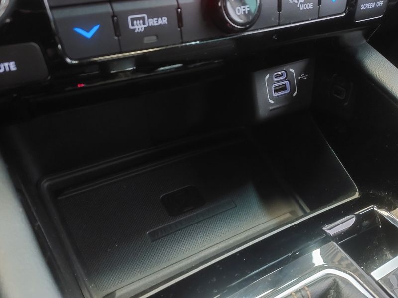 JEEP COMMANDER 2.0 TD380 TURBO DIESEL LIMITED AT9 2022/2022 BETIOLO NOVOS E SEMINOVOS LAJEADO / Carros no Vale