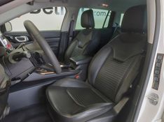 JEEP COMMANDER 2.0 TD380 TURBO DIESEL LIMITED AT9 2022/2022 BETIOLO NOVOS E SEMINOVOS LAJEADO / Carros no Vale