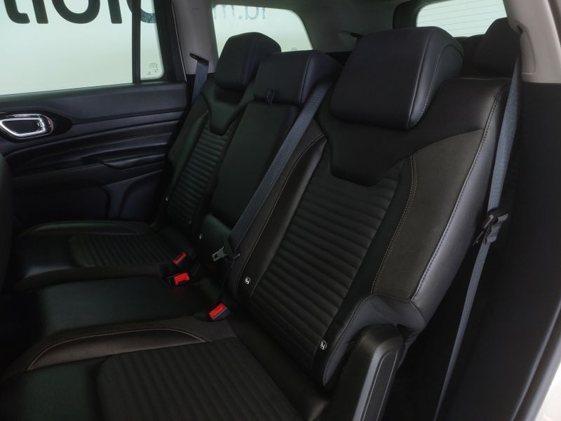 JEEP COMMANDER 2.0 TD380 TURBO DIESEL LIMITED AT9 2022/2022 BETIOLO NOVOS E SEMINOVOS LAJEADO / Carros no Vale