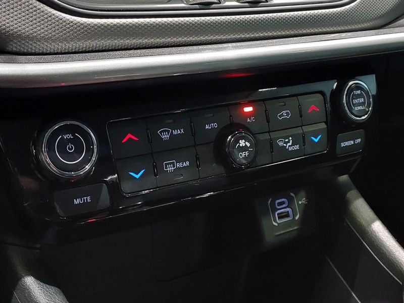 JEEP COMPASS 1.3 T270 TURBO FLEX LONGITUDE AT6 2022/2022 BETIOLO NOVOS E SEMINOVOS LAJEADO / Carros no Vale