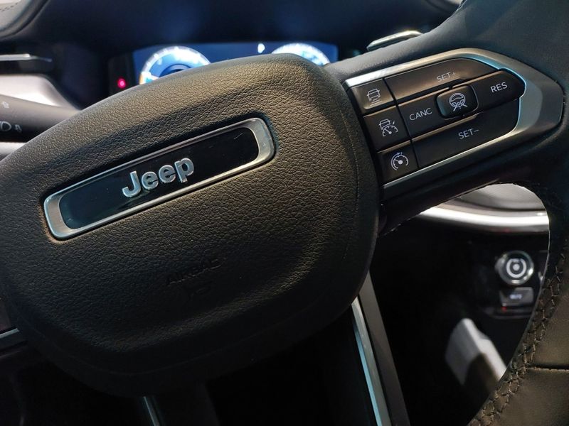 JEEP COMPASS 1.3 T270 TURBO FLEX LONGITUDE AT6 2024/2025 BETIOLO NOVOS E SEMINOVOS LAJEADO / Carros no Vale JEEP COMPASS 1.3 T270 TURBO FLEX LONGITUDE AT6 2024/2025 BETIOLO NOVOS E SEMINOVOS LAJEADO / Carros no Vale