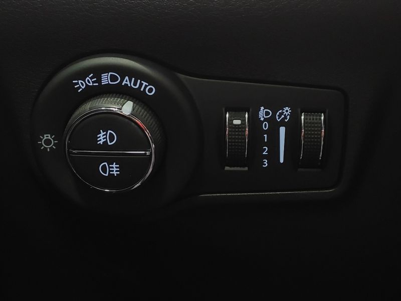 JEEP COMPASS 1.3 T270 TURBO FLEX LONGITUDE AT6 2022/2022 BETIOLO NOVOS E SEMINOVOS LAJEADO / Carros no Vale