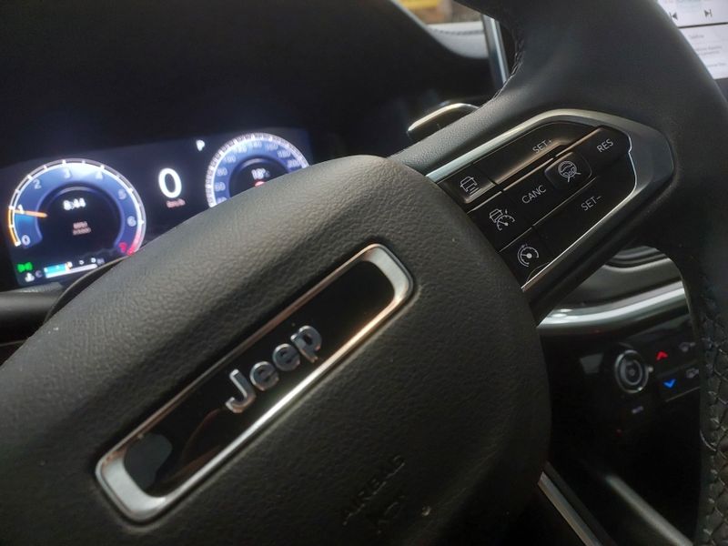 JEEP COMPASS 1.3 T270 TURBO FLEX LONGITUDE AT6 2024/2025 BETIOLO NOVOS E SEMINOVOS LAJEADO / Carros no Vale JEEP COMPASS 1.3 T270 TURBO FLEX LONGITUDE AT6 2024/2025 BETIOLO NOVOS E SEMINOVOS LAJEADO / Carros no Vale