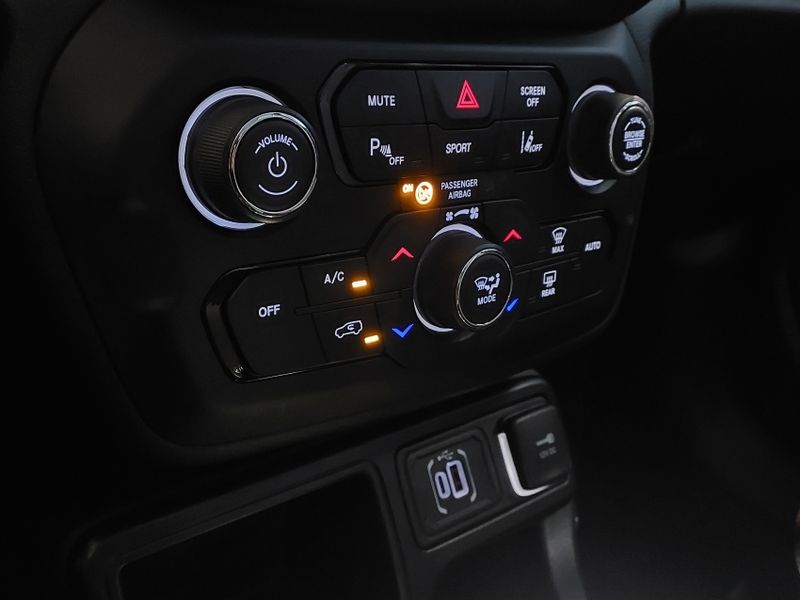 JEEP RENEGADE 1.3 T270 TURBO FLEX LONGITUDE AT6 2022/2023 BETIOLO NOVOS E SEMINOVOS LAJEADO / Carros no Vale JEEP RENEGADE 1.3 T270 TURBO FLEX LONGITUDE AT6 2022/2023 BETIOLO NOVOS E SEMINOVOS LAJEADO / Carros no Vale