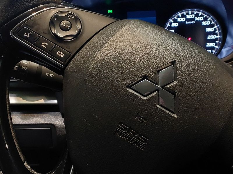 Mitsubishi ECLIPSE CROSS 1.5 MIVEC TURBO GASOLINA GLS CVT 2022/2023 BETIOLO NOVOS E SEMINOVOS LAJEADO / Carros no Vale