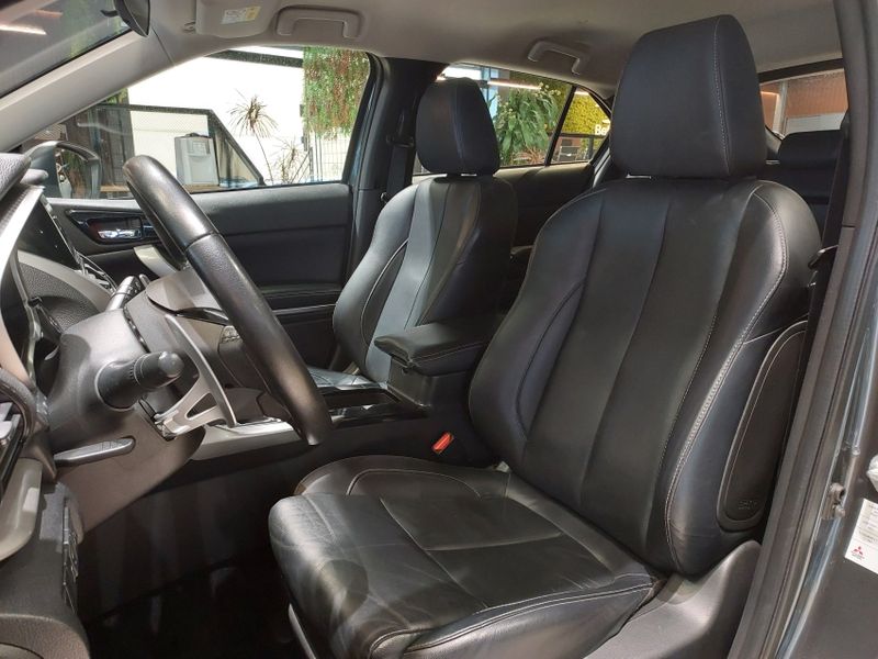 Mitsubishi ECLIPSE CROSS 1.5 MIVEC TURBO GASOLINA HPE CVT 2022/2023 BETIOLO NOVOS E SEMINOVOS LAJEADO / Carros no Vale Mitsubishi ECLIPSE CROSS 1.5 MIVEC TURBO GASOLINA HPE CVT 2022/2023 BETIOLO NOVOS E SEMINOVOS LAJEADO / Carros no Vale