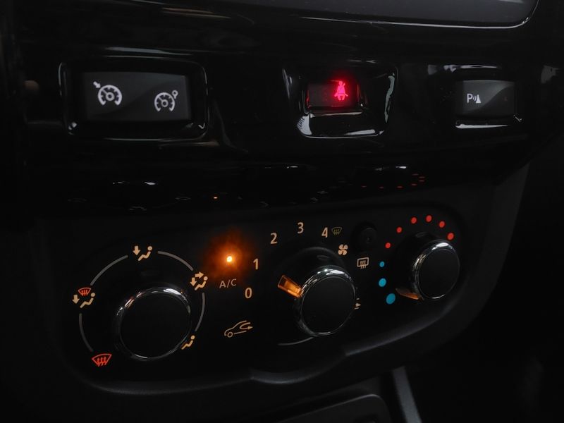Renault DUSTER OROCH 1.6 16V SCE FLEX DYNAMIQUE MANUAL 2018/2019 BETIOLO NOVOS E SEMINOVOS LAJEADO / Carros no Vale