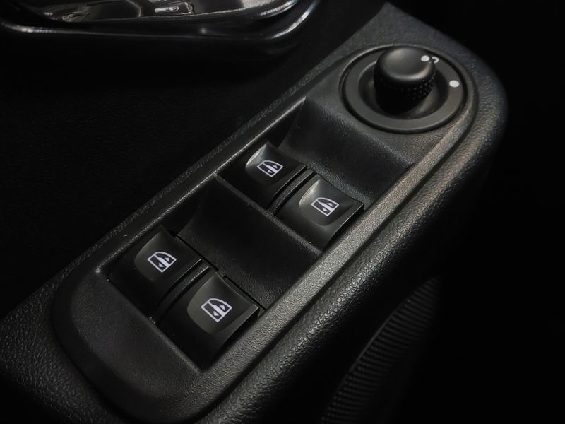 Renault DUSTER OROCH 1.6 16V SCE FLEX DYNAMIQUE MANUAL 2018/2019 BETIOLO NOVOS E SEMINOVOS LAJEADO / Carros no Vale
