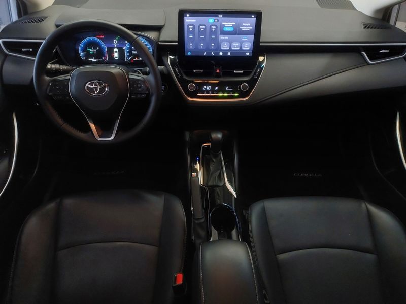 Toyota COROLLA 2.0 VVT-IE FLEX XEI DIRECT SHIFT 2025/2025 BETIOLO NOVOS E SEMINOVOS LAJEADO / Carros no Vale Toyota COROLLA 2.0 VVT-IE FLEX XEI DIRECT SHIFT 2025/2025 BETIOLO NOVOS E SEMINOVOS LAJEADO / Carros no Vale