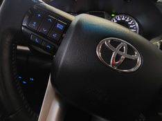 Toyota HILUX 2.8 D-4D TURBO DIESEL CD SR 4X4 AUTOMÁTICO 2025/2025 BETIOLO NOVOS E SEMINOVOS LAJEADO / Carros no Vale