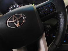 Toyota HILUX 2.8 D-4D TURBO DIESEL CD SR 4X4 AUTOMÁTICO 2025/2025 BETIOLO NOVOS E SEMINOVOS LAJEADO / Carros no Vale