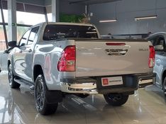 Toyota HILUX 2.8 D-4D TURBO DIESEL CD SR 4X4 AUTOMÁTICO 2025/2025 BETIOLO NOVOS E SEMINOVOS LAJEADO / Carros no Vale