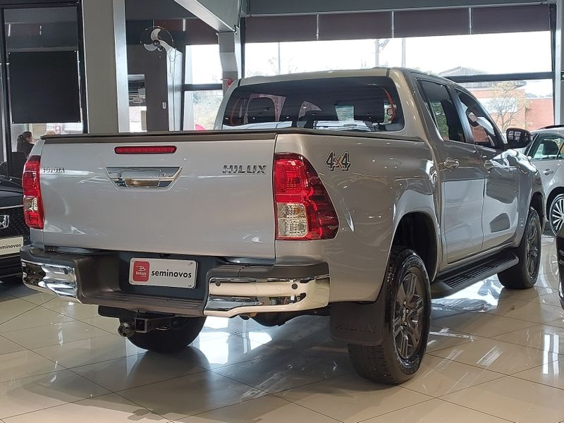 Toyota HILUX 2.8 D-4D TURBO DIESEL CD SR 4X4 AUTOMÁTICO 2025/2025 BETIOLO NOVOS E SEMINOVOS LAJEADO / Carros no Vale