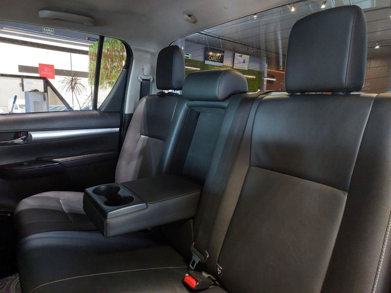Toyota HILUX 2.8 SRV 4X4 CD 16V DIESEL 4P AUTOMÁTICO 2019/2020 BETIOLO NOVOS E SEMINOVOS LAJEADO / Carros no Vale Toyota HILUX 2.8 SRV 4X4 CD 16V DIESEL 4P AUTOMÁTICO 2019/2020 BETIOLO NOVOS E SEMINOVOS LAJEADO / Carros no Vale