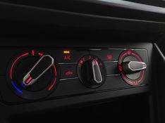 Volkswagen POLO 1.0 200 TSI COMFORTLINE AUTOMÁTICO 2022/2022 BETIOLO NOVOS E SEMINOVOS LAJEADO / Carros no Vale