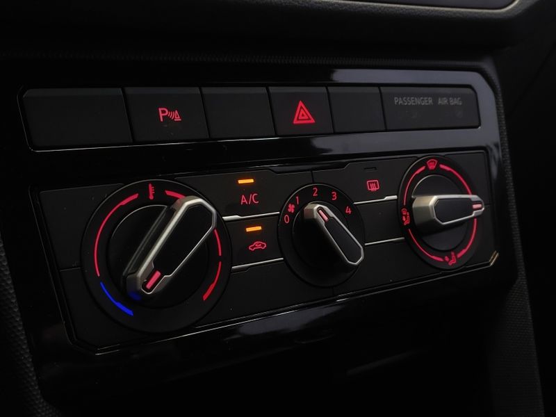 Volkswagen T-CROSS 1.0 200 TSI TOTAL FLEX AUTOMÁTICO 2019/2020 BETIOLO NOVOS E SEMINOVOS LAJEADO / Carros no Vale Volkswagen T-CROSS 1.0 200 TSI TOTAL FLEX AUTOMÁTICO 2019/2020 BETIOLO NOVOS E SEMINOVOS LAJEADO / Carros no Vale