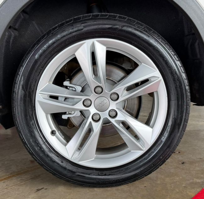 Audi Q3 1.4 TFSI AMBIENTE GASOLINA 4P S TRONIC 2016/2016 CASTELLAN E TOMAZONI MOTORS CAXIAS DO SUL / Carros no Vale