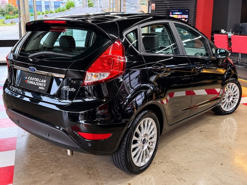 Ford FIESTA 1.6 TITANIUM HATCH 16V FLEX 4P POWERSHIFT 2017/2017 CASTELLAN E TOMAZONI MOTORS CAXIAS DO SUL / Carros no Vale Ford FIESTA 1.6 TITANIUM HATCH 16V FLEX 4P POWERSHIFT 2017/2017 CASTELLAN E TOMAZONI MOTORS CAXIAS DO SUL / Carros no Vale